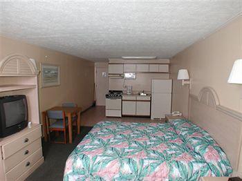 The Driftwood Hotel 2*